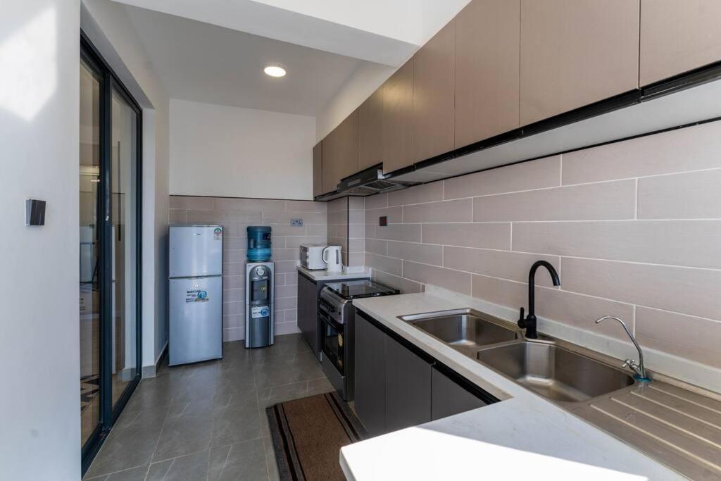 Apartment Kapri 2br W Pool Gym Near Jkia Sgr *