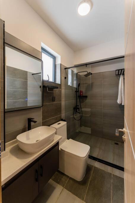 Apartment Kapri 2br W Pool Gym Near Jkia Sgr *