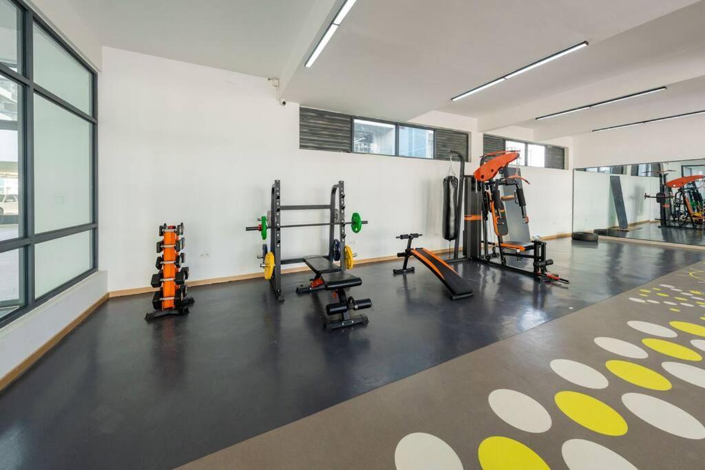 Apartment Kapri 2br W Pool Gym Near Jkia Sgr *